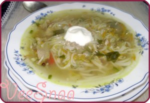 kurinyj-sup-s-lapshoj-recept-s-foto-1