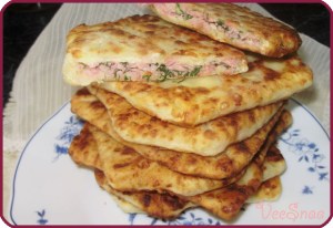 syrnye-lepeshki-na-kefire-s-nachinkoj-1