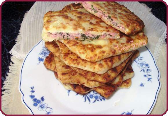 syrnye-lepeshki-na-kefire-s-nachinkoj-3