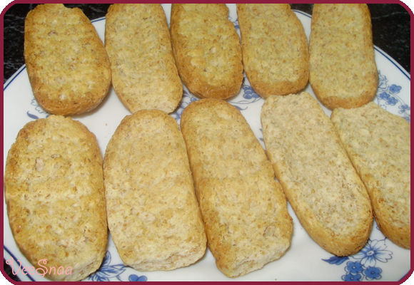 suhariki-s-chesnokom-i-syrom-2