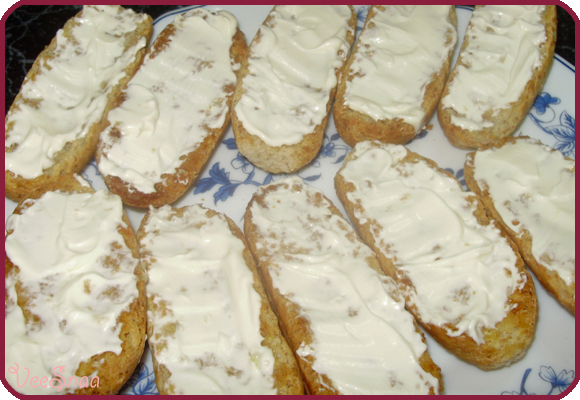 suhariki-s-chesnokom-i-syrom-4