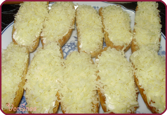 suhariki-s-chesnokom-i-syrom-5