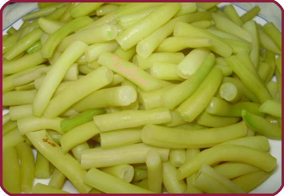 фасоль с мясом и грибами, нарезка