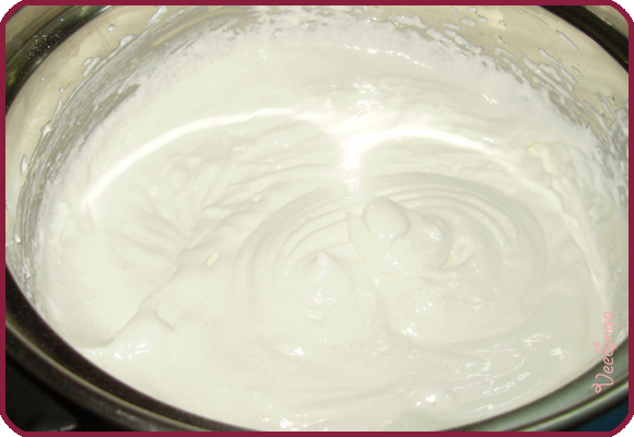 клюквенный торт, крем, сметана, сахар