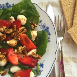 salat-so-shpinatom-vkusnyj-1