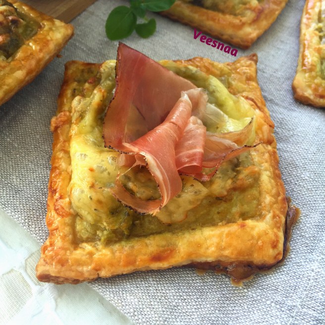 квадратики из слоенного теста