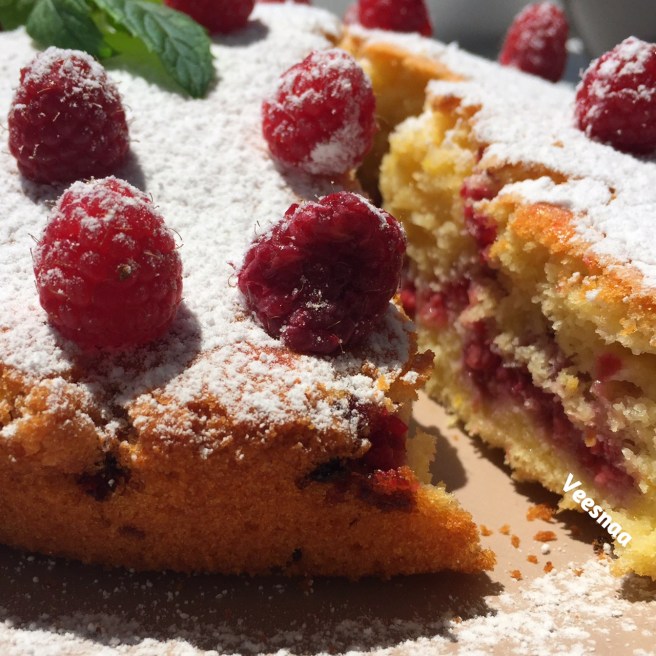 prostoj-pirog-s-malinoj-3