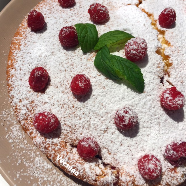 prostoj-pirog-s-malinoj-4