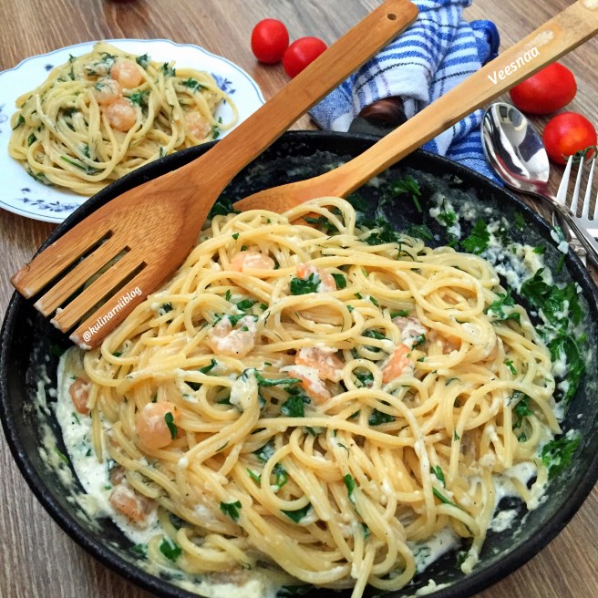 krevetki-v-slivochnom-souse-so-spagetti-4
