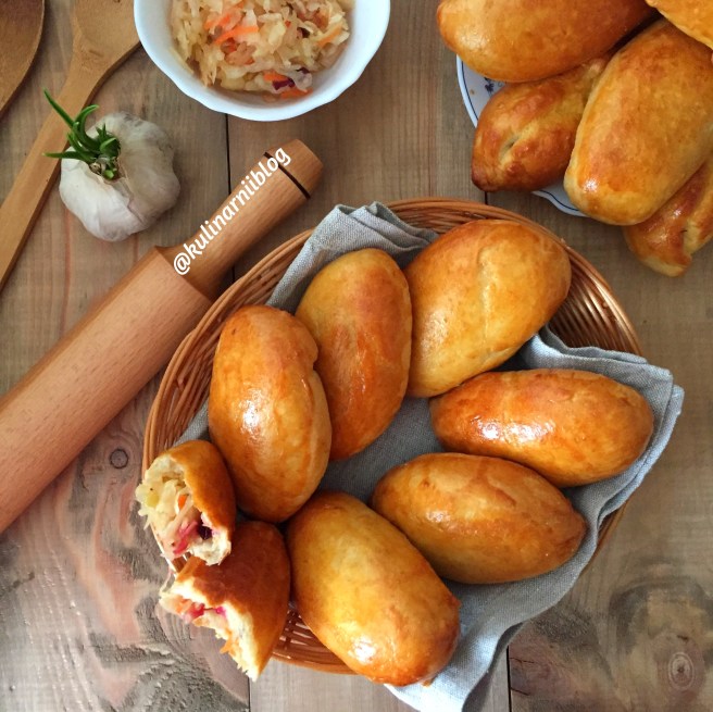 pirozhki-s-kapustoj-na-kefire-v-duhovke-3