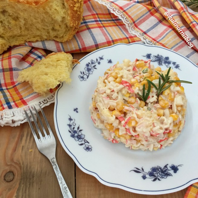 salat-s-kalmarami-i-ananasom-4