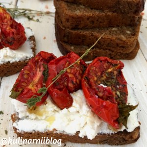 vjalenye-pomidory-v-duhovke-s-konvekciej-1