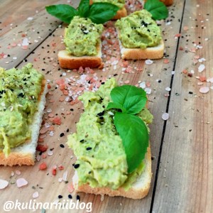 Pasta-iz-avokado-dlja buterbrodov-1