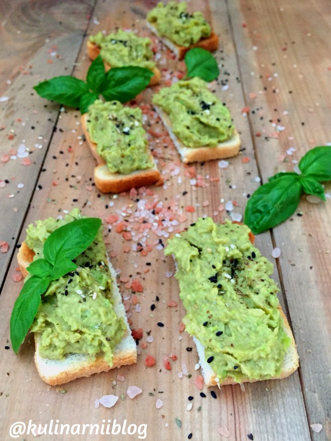 Pasta-iz-avokado-dlja buterbrodov-3