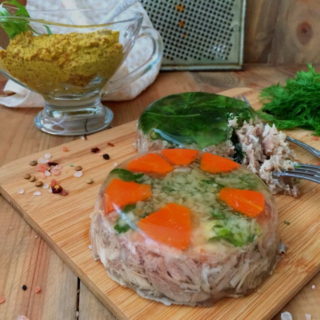 Vkusnyj-holodec-iz-svinyh-nozhek-2