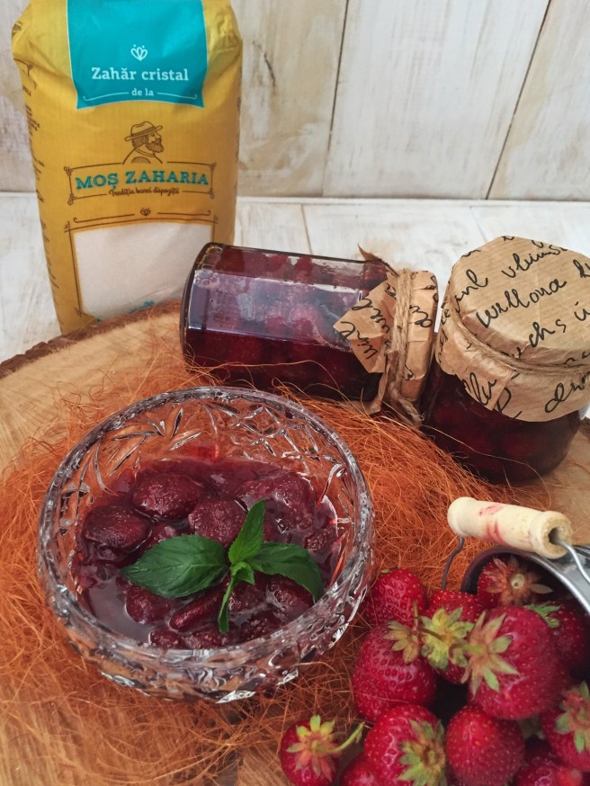 Klubnichnoe-varene-s-celymi-jagodami-1