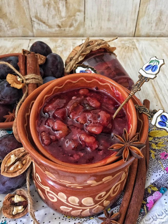 varene-iz-slivy -s-prjanostjami-1