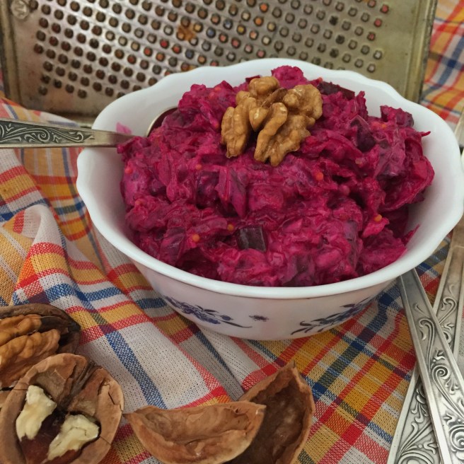 cvekolnyj-salat-s-orehami-1