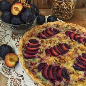 pirog-so-slivami-i-syrom-2