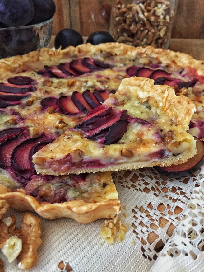 pirog-so-slivami-i-syrom-3