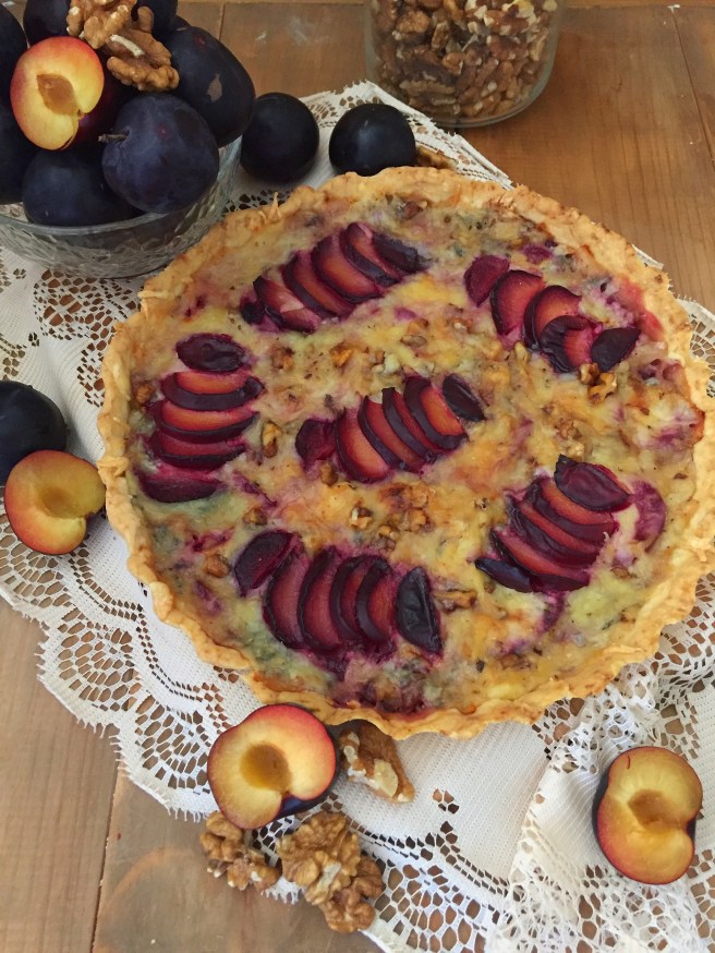 pirog-so-slivami-i-syrom-5