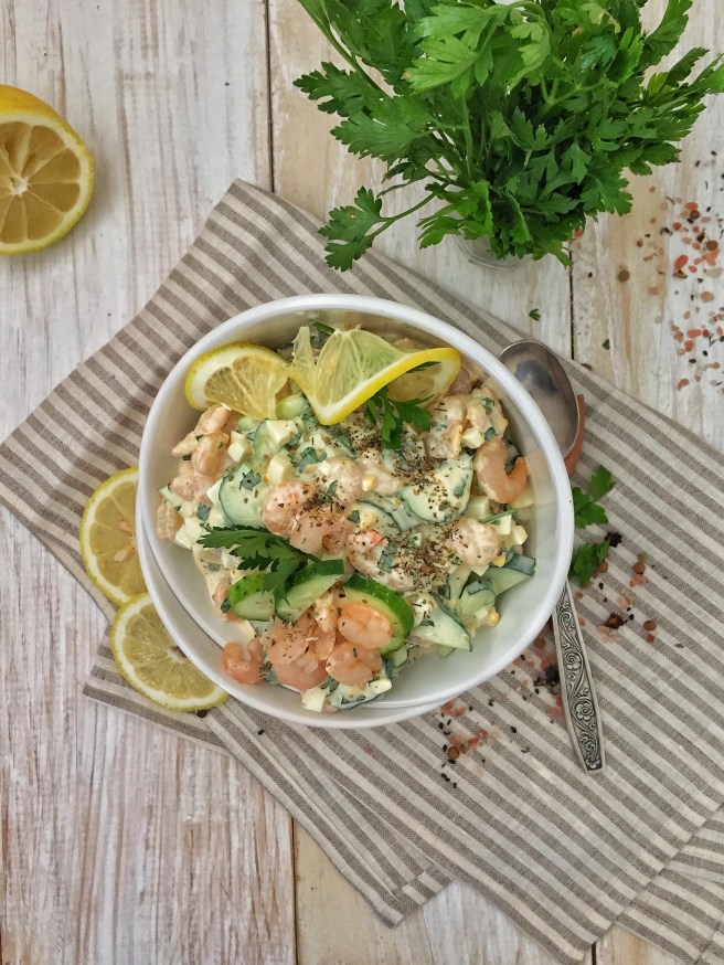 salat-iz-ogurcov-i-krevetok-2