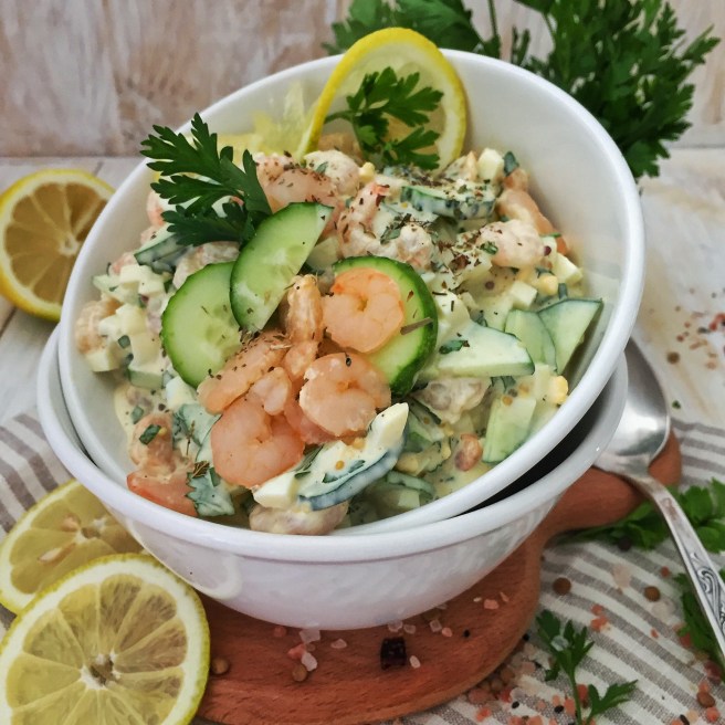 salat-iz-ogurcov-i-krevetok-3