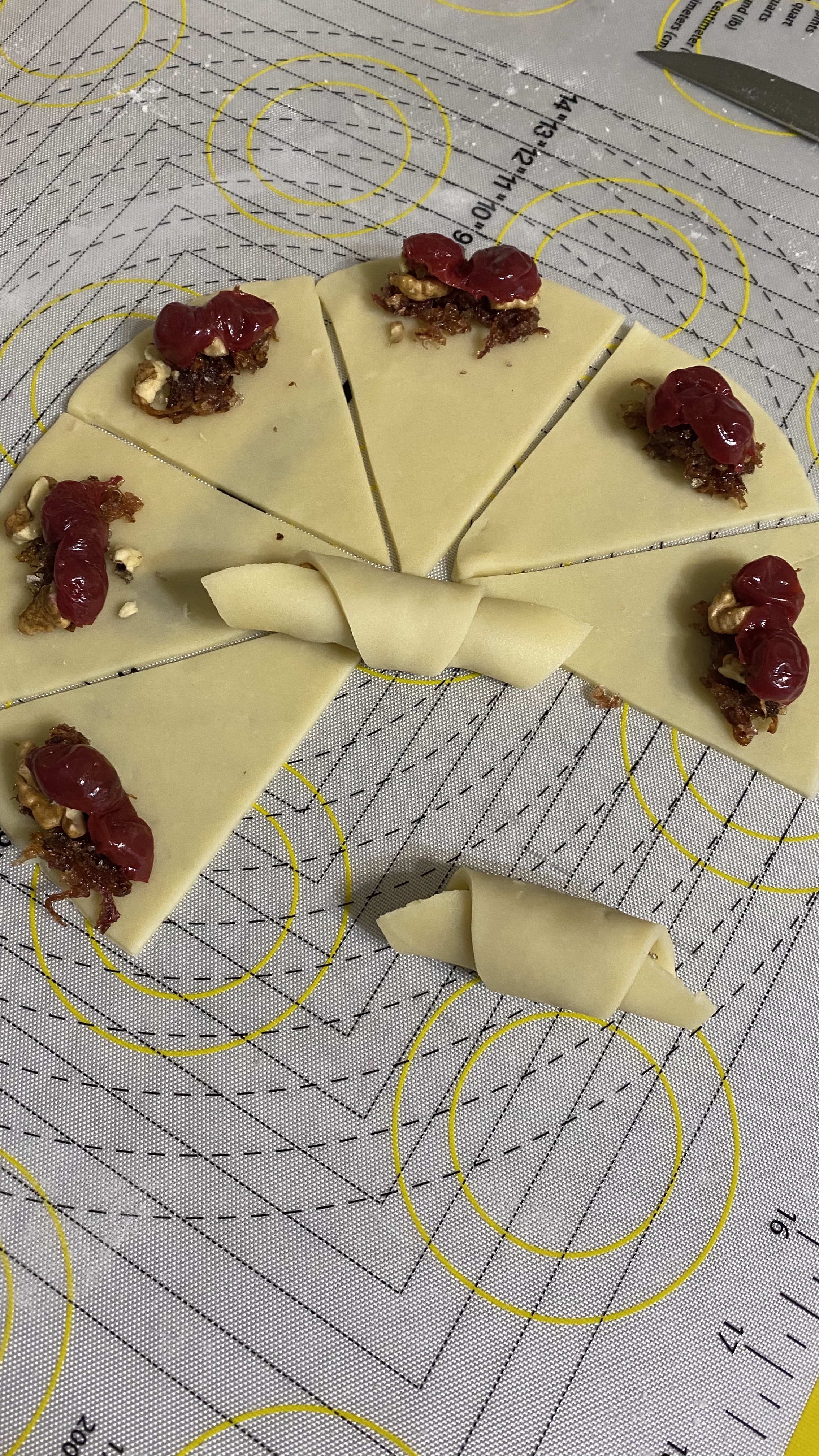 Rogaliki-s-vishnej-6