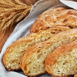 Domashnij-hleb-lukovyj-3